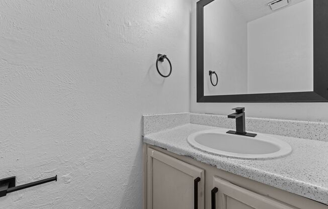 2 beds, 1.5 baths, 1,053 sqft, $1,475, Unit A-05