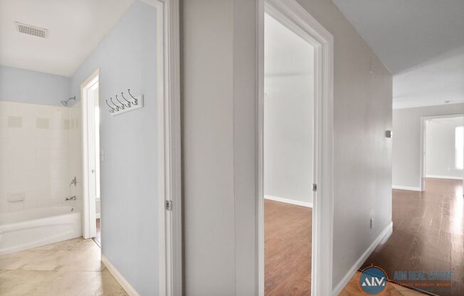 2 beds, 2 baths, $1,950, Unit UNIT 1517