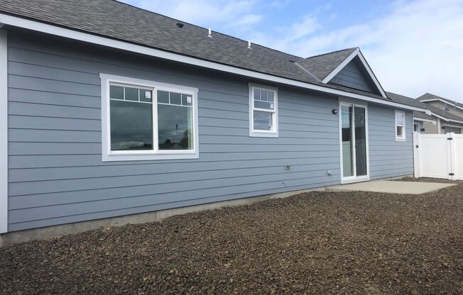 Gorgeous 3 Bedroom, 2 Bath Home!