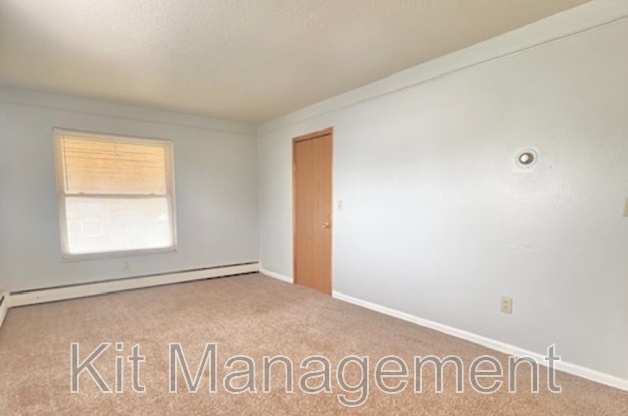 3320 DOUGLAS RD