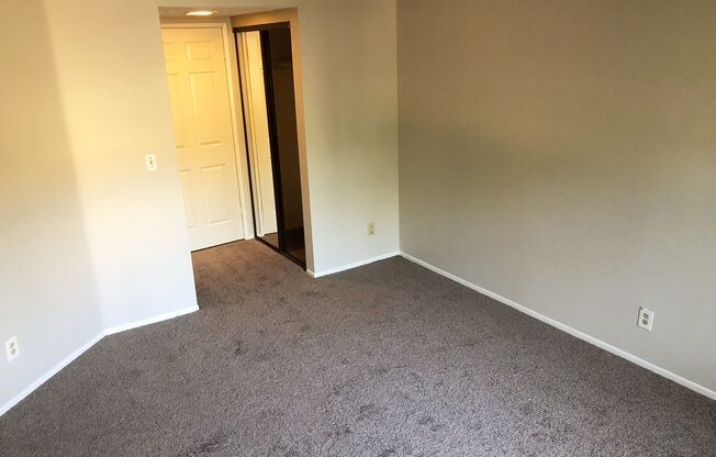 2 bedroom 2 bathrooms Available NOW
