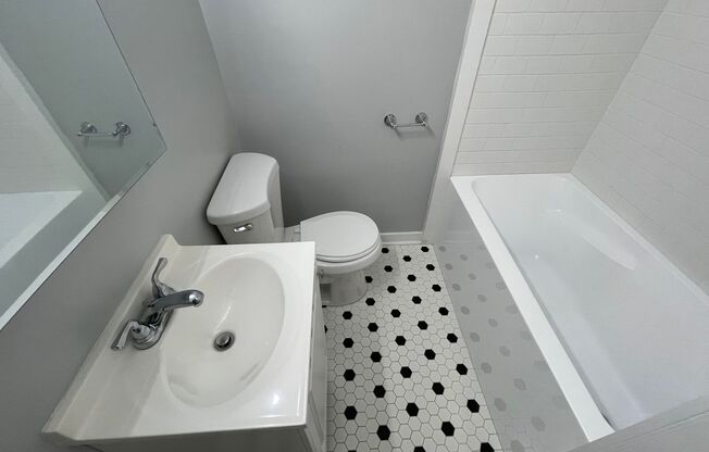 1 bed, 1 bath, 450 sqft, $1,549, Unit 5326 Fifth Ave. #02