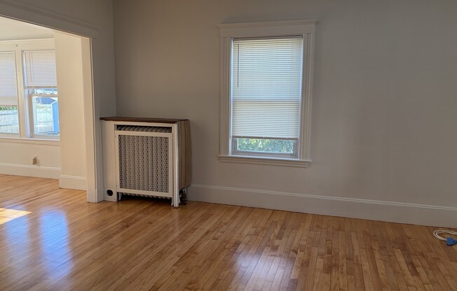4 beds, 2 baths, 1,889 sqft, $3,800