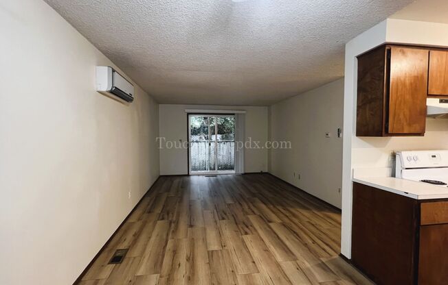 2 beds, 1 bath, $1,625, Unit 1403