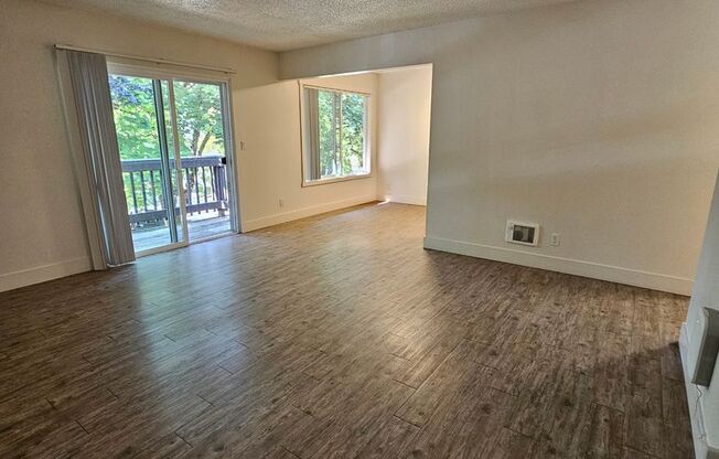 2 beds, 1 bath, 915 sqft, $1,575, Unit 68
