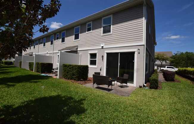 Beautiful 3 Bedroom, 2.5 Bath Town home for Rent at 1008 E 10th St. Apopka, FL 32703