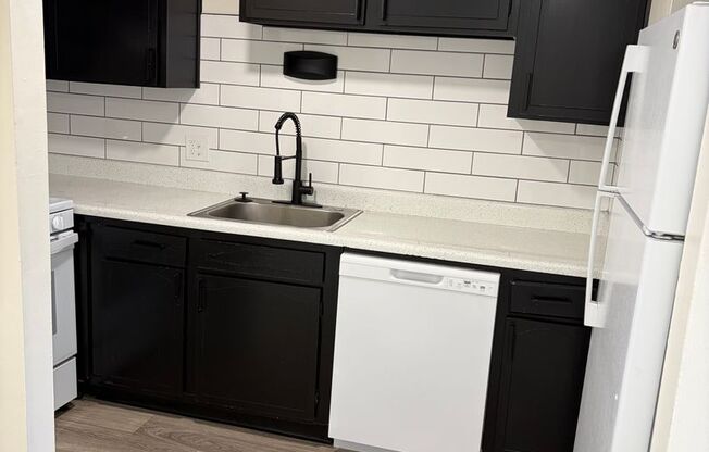 1 bed, 1 bath, 560 sqft, $1,199, Unit A-208