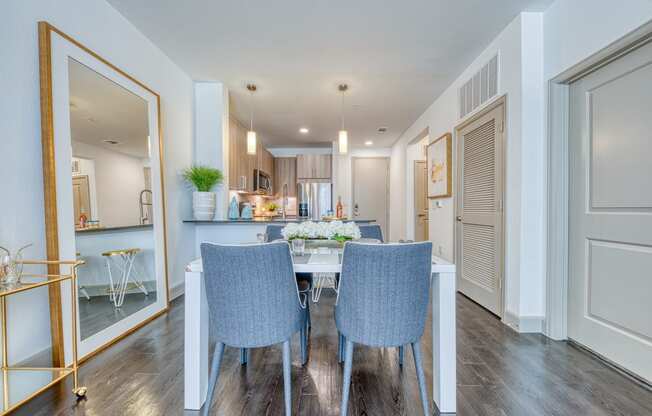 Fitted Kitchen With Island Dining at Retreat at the Rim, San Antonio, 78287