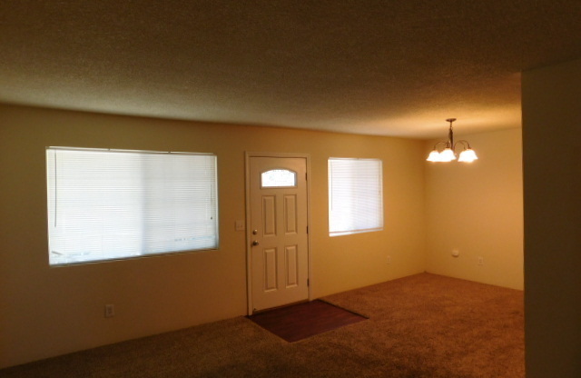 2 beds, 1 bath, $1,347