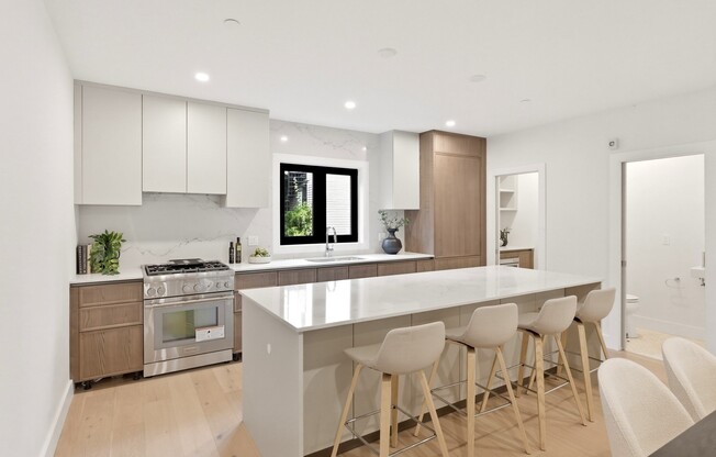 3 beds, 3.5 baths, 2,829 sqft, $7,500, Unit 3