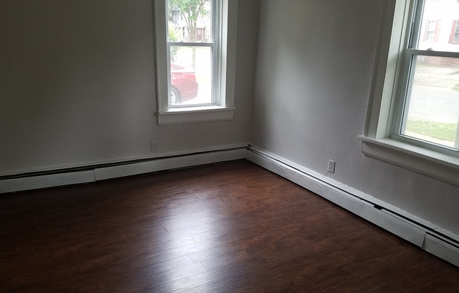 2 beds, 1 bath, 600 sqft, $1,225, Unit 455-03 Post Ave