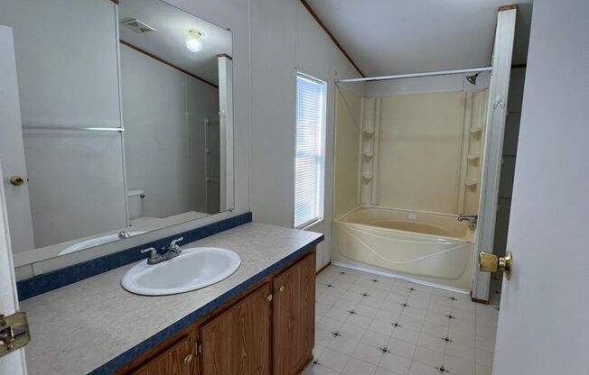 3 beds, 2 baths, $1,550