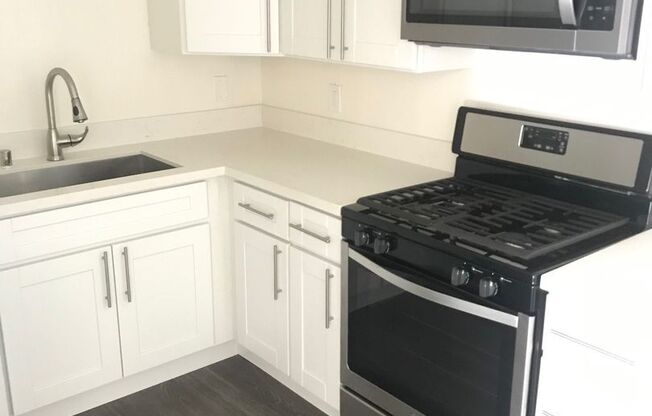 1 bed, 1 bath, 700 sqft, $1,795, Unit 112