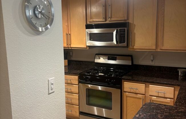 2 beds, 2 baths, $2,200, Unit # 212
