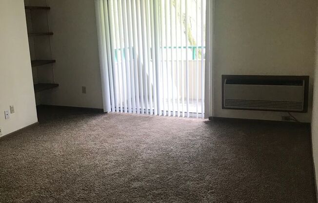 3 beds, 1 bath, 1,040 sqft, $1,695, Unit 3164-207