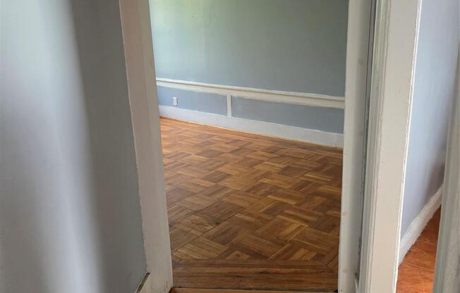 2 beds, 1 bath, 700 sqft, $3,104, Unit 4F