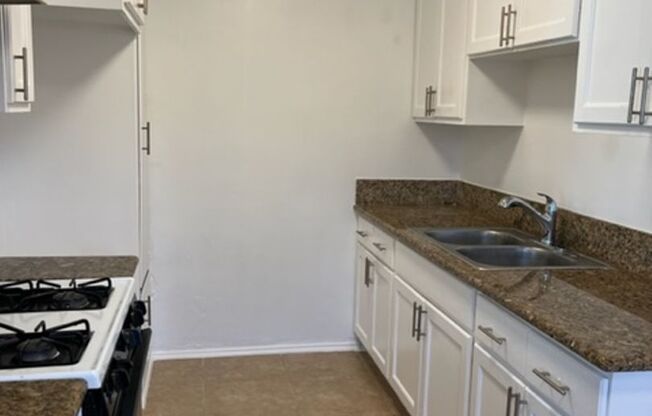 1 bed, 1 bath, $1,800, Unit 05