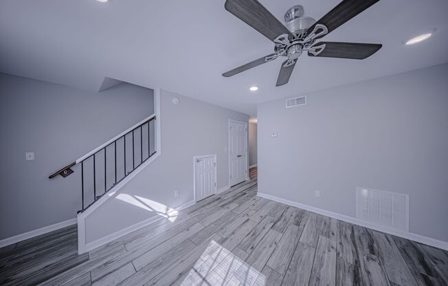 2 beds, 1 bath, 925 sqft, $1,650