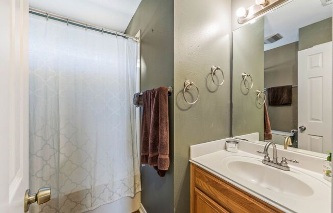 SUBLEASE AVAILABLE IMMEDIATELY THROUGH JULY 2026!  Charming 3 Bed, 2 Bath in Central Location!