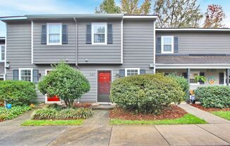 Newly Renovated SouthPark Townhome for Immediate Lease!
