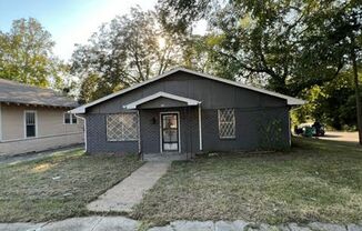 3 beds, 1 bath, $1,625