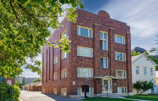 Bigelow Chapman Apartments