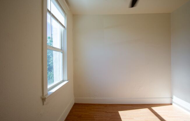 2 beds, 1 bath, $1,350, Unit 311