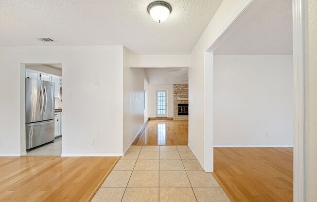 Simply Great 4 Bedroom, 2 Bath Home in Spicewood Springs!