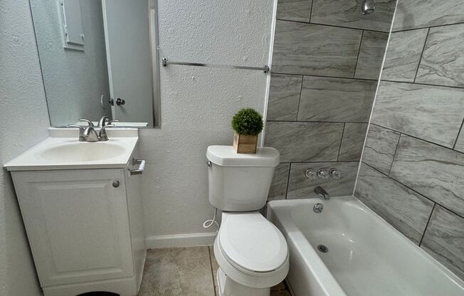 Studio, 1 bath, 325 sqft, $1,000, Unit 134A