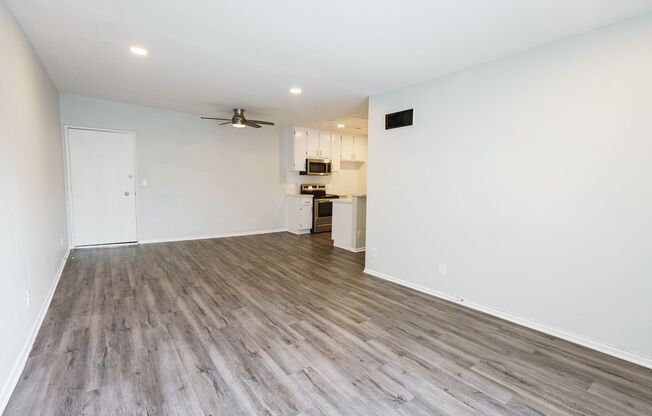 1 bed, 1 bath, 695 sqft, $1,848, Unit 220