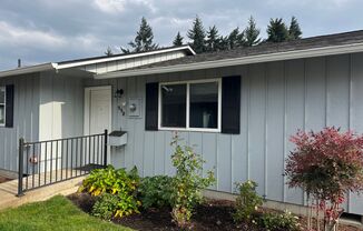 Available now!!! Beautiful Springfield Condo in 55 and over community!