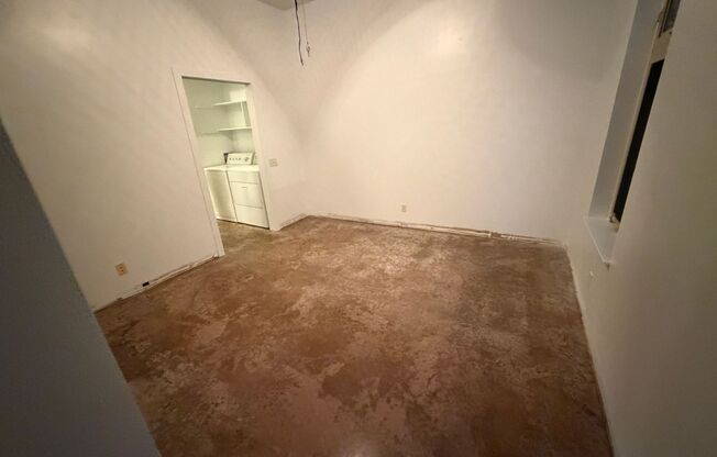 Modern gated 1 bedroom
