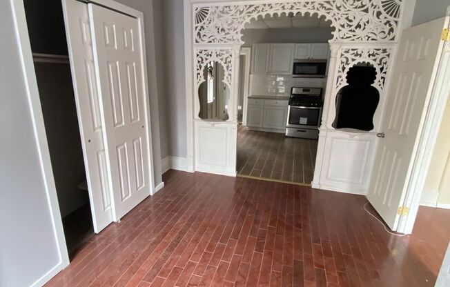 1 bed, 1 bath, 700 sqft, $950, Unit 2F