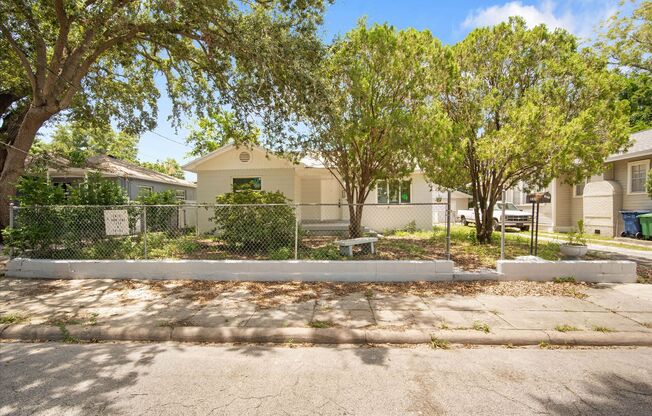 Fully Renovated 2-Bedroom Home in the Heart of Historic Ybor City!