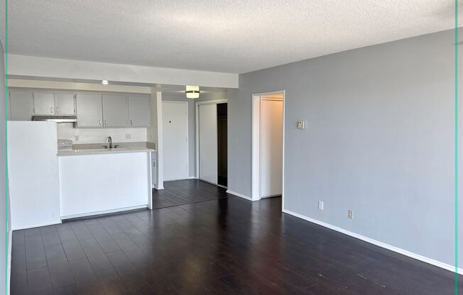 1 bed, 1 bath, 666 sqft, $1,875, Unit E104