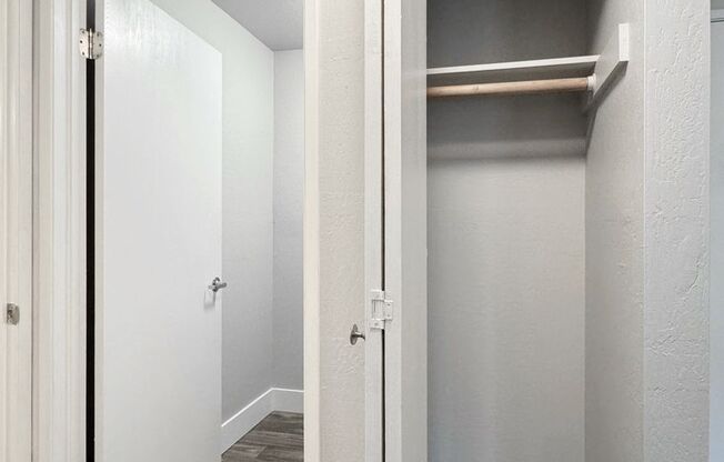 1 bed, 1 bath, 636 sqft, $1,595, Unit 424