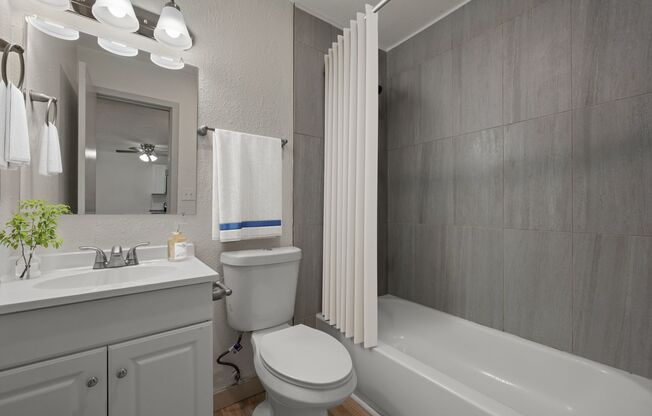 Olympic Square - Gorgeous Renovated Apartments