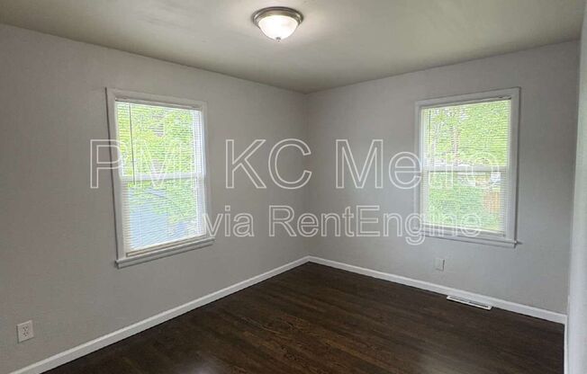 1342 E 84 TERRACE