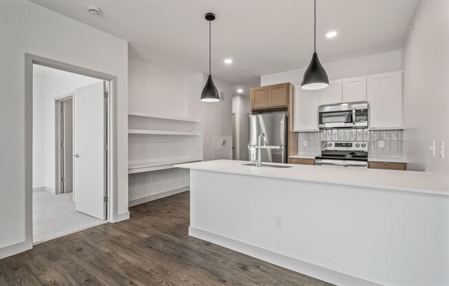 1 bed, 1 bath, 680 sqft, $1,399, Unit 242