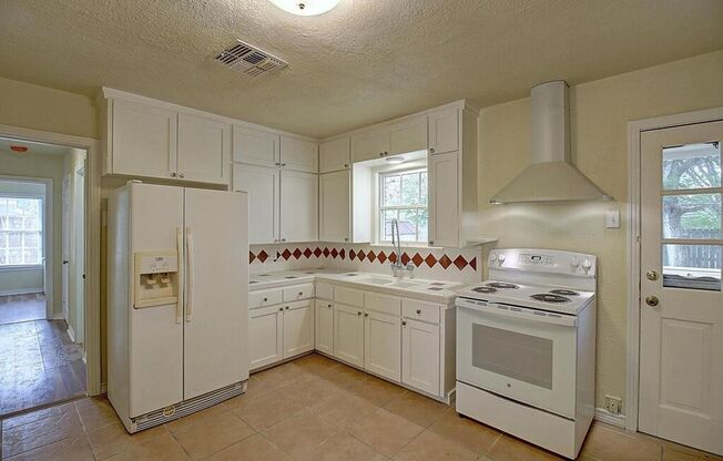 4021 Markins - 3/Bed 1/Bath - $1495/month