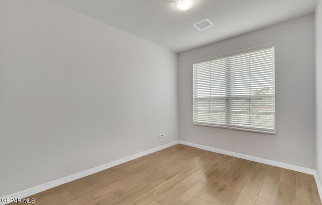East El Paso 4 bed Refrig A/C