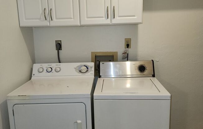 2 beds, 2 baths, $1,600