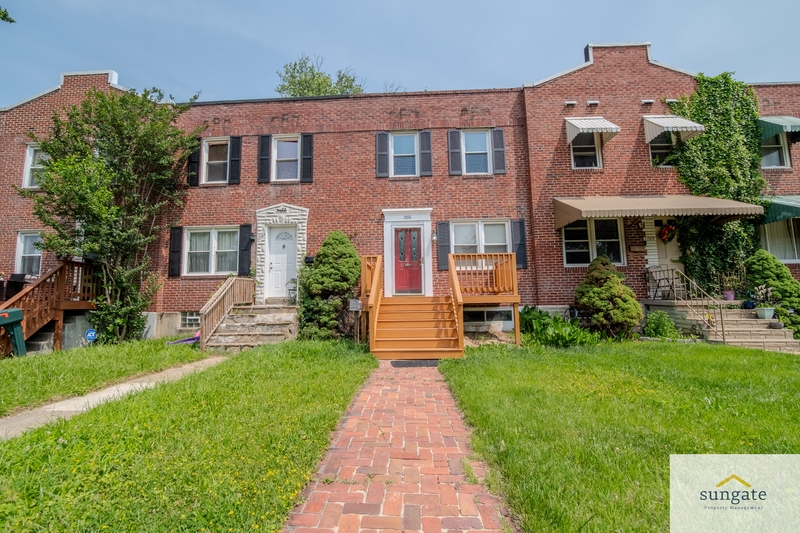 1704 REDWOOD AVE