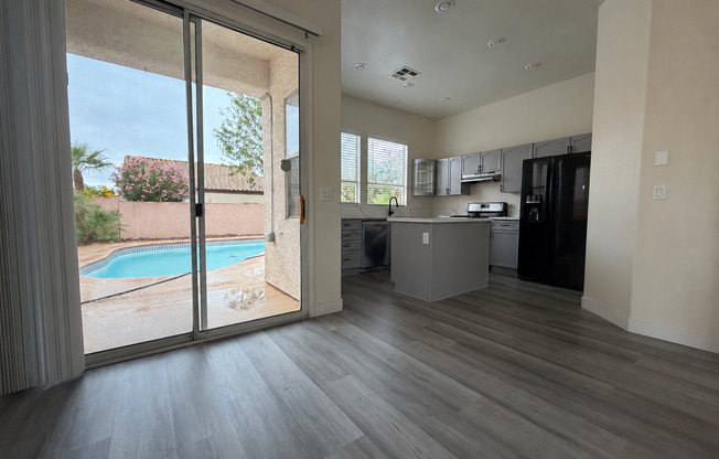 Beautiful 3 bedroom 2 bathroom home with Pool!