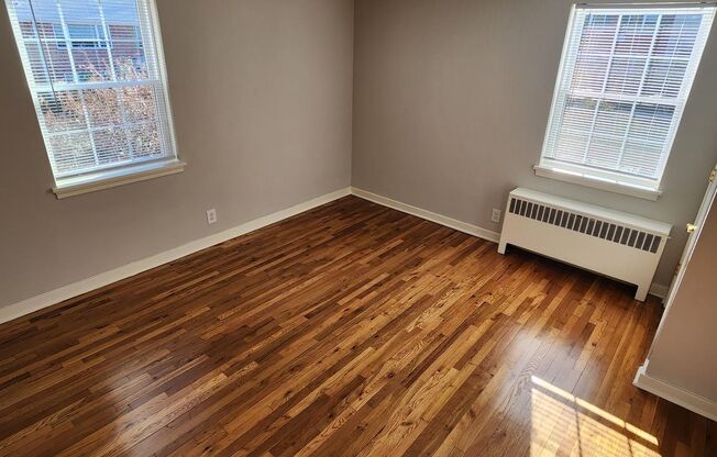 2 beds, 1 bath, 897 sqft, $2,275, Unit F-05