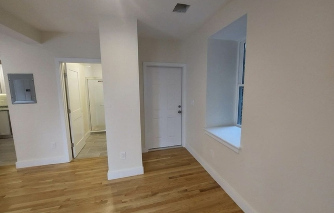 Studio, 1 bath, 650 sqft, $1,900, Unit 2