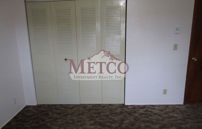 2 beds, 1 bath, 924 sqft, $1,495, Unit 862