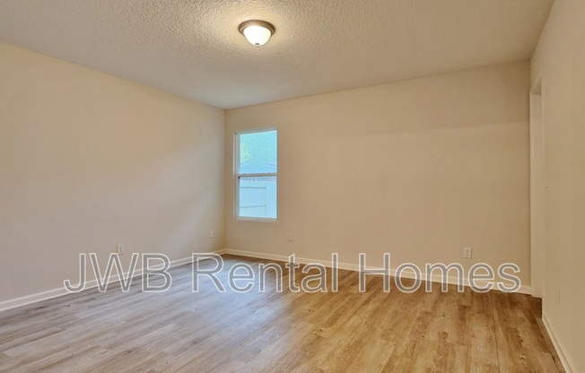 2919 3 ST W