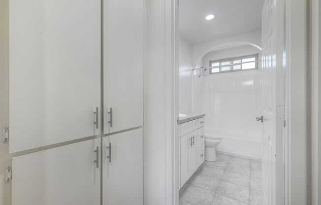1 bed, 1 bath, 675 sqft, $1,975, Unit A-06