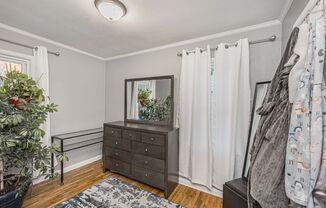 3 beds, 1 bath, $1,600